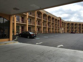 Smokies Inn & Suites Kodak Luaran gambar